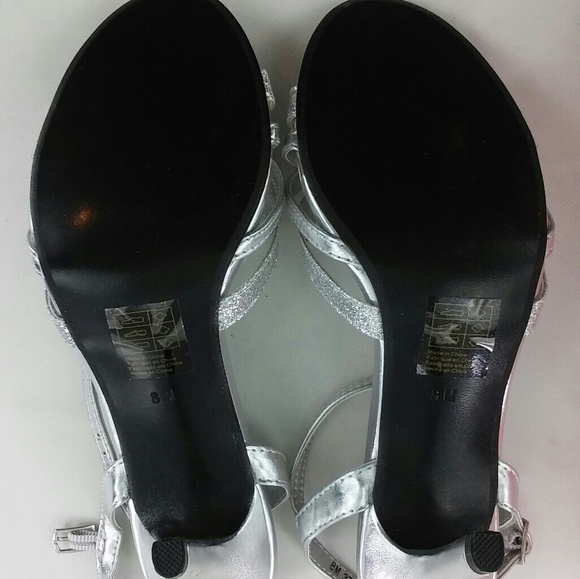 Touch Ups Womens Taryn Silver Sandals Size 8 - Picture 6 of 6